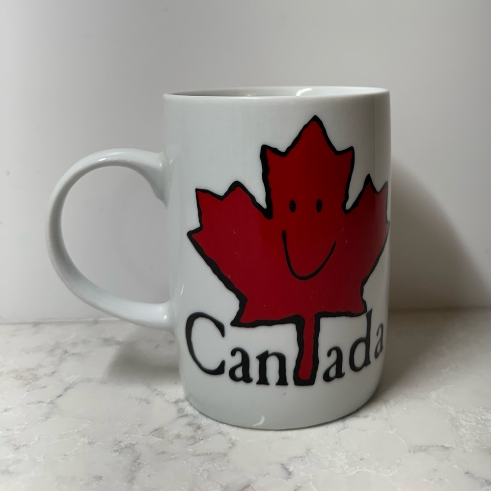 Smiling Maple Leaf Canada Mug - Red and White - Picture 3 of 7